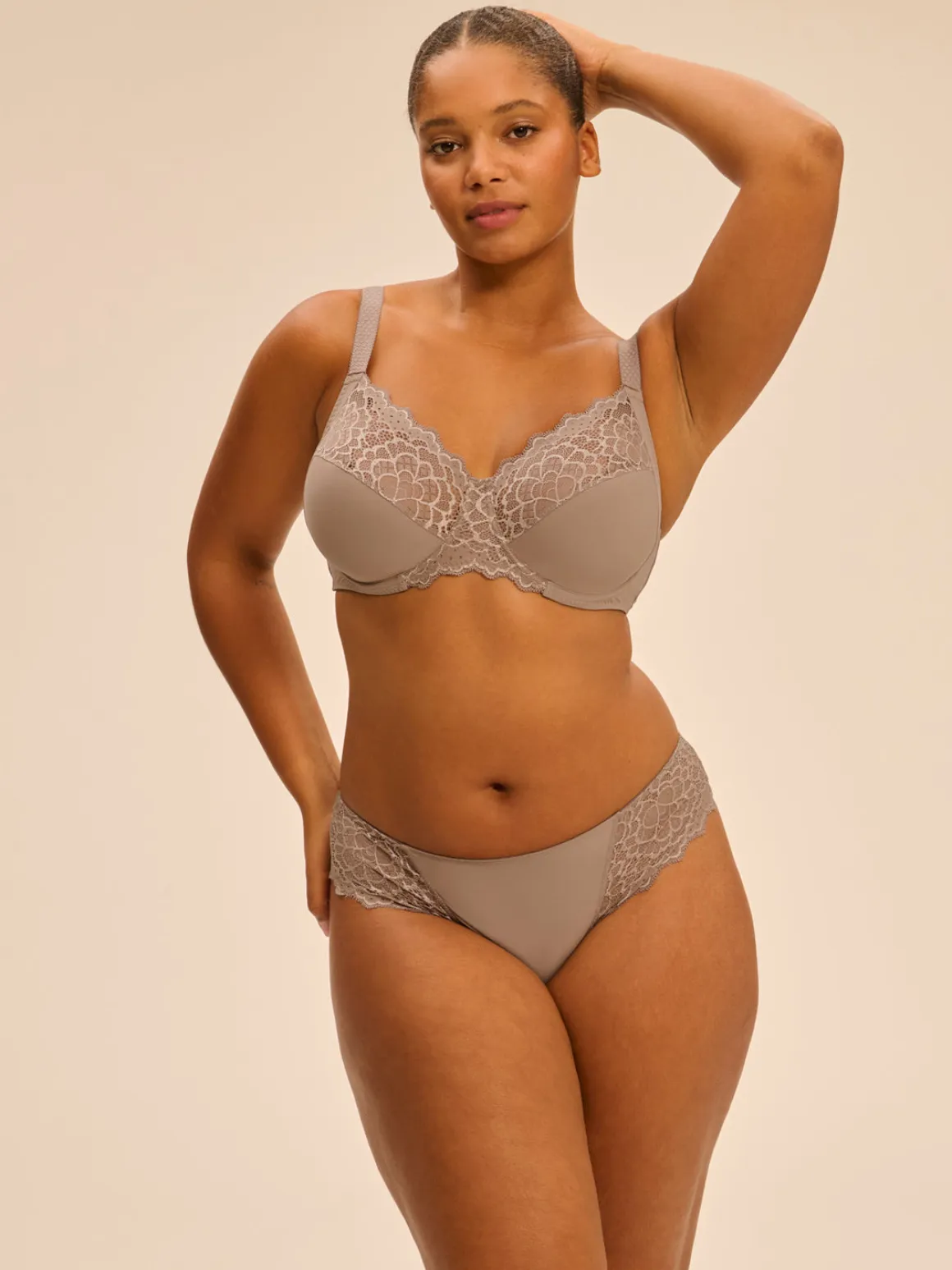 Soutien-gorge avec armature emboitant - Grège