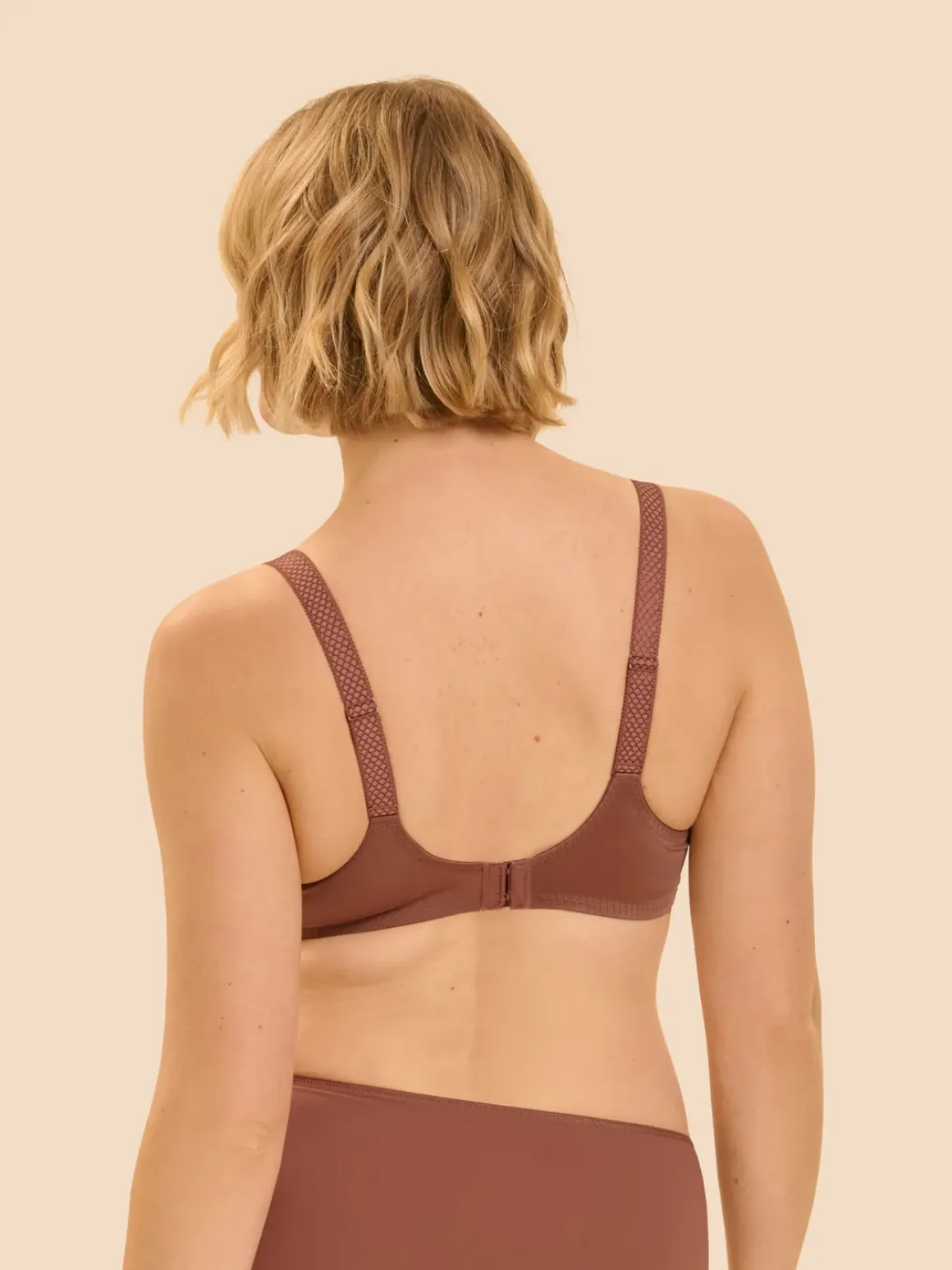 Soutien-gorge avec armatures emboîtant - Brun coco