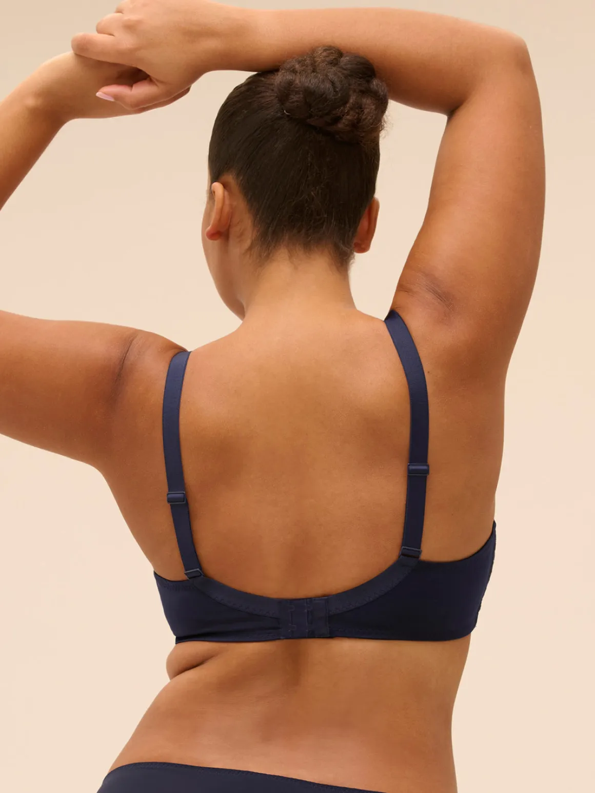 Soutien-gorge avec armatures décolleté plongeant - Saphir