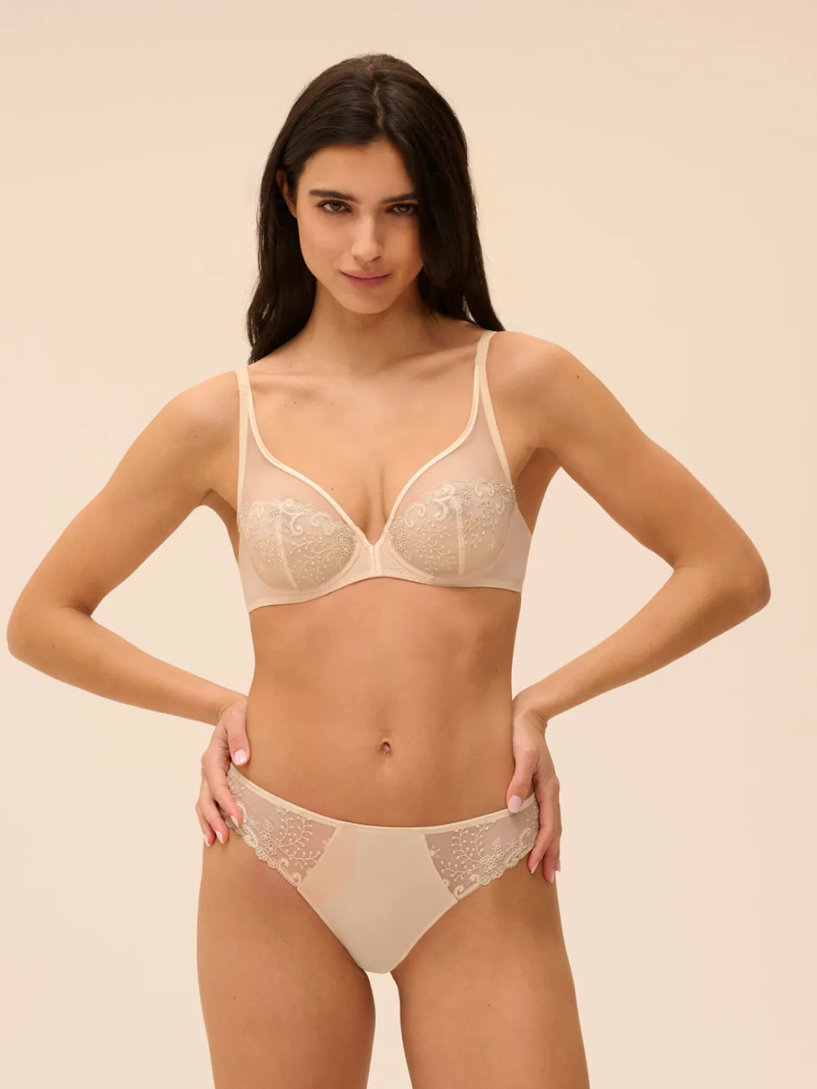 Soutien-gorge avec armatures décolleté plongeant - Beige Topaze