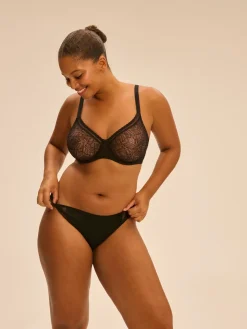 Soutien-gorge avec armatures moulé décolleté plongeant - Noir