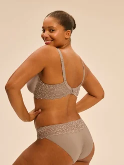 Soutien-gorge spacer décolleté plongeant - Grège