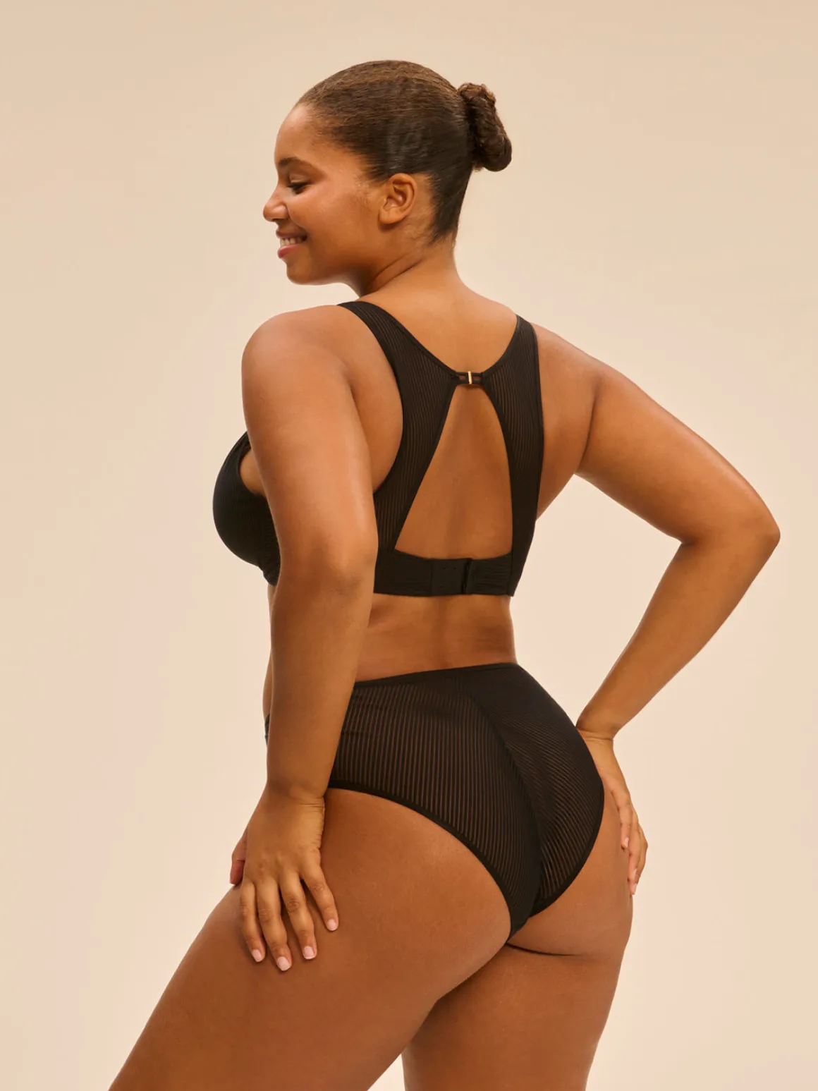 Soutien-gorge triangle avec armatures - Noir